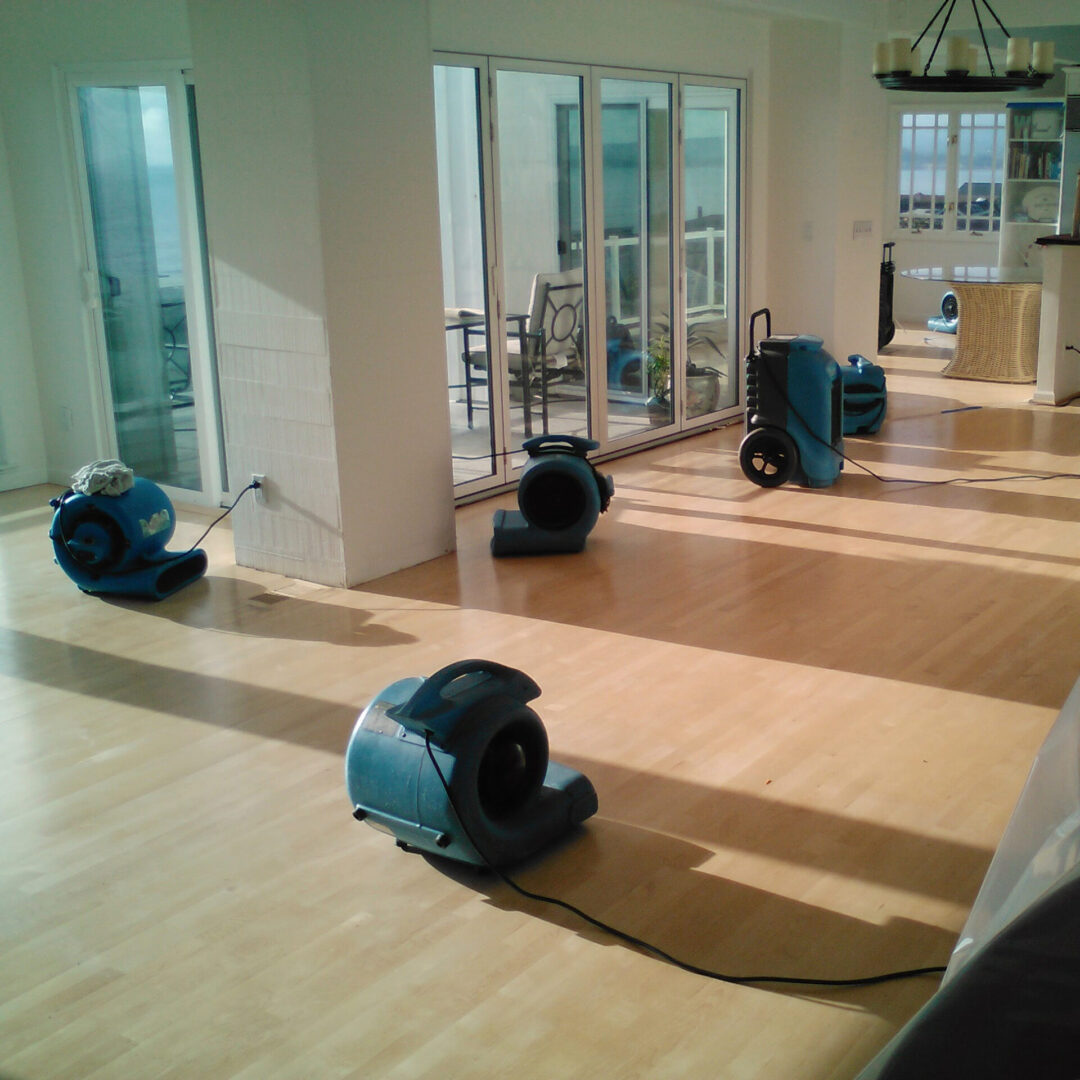 water-damage-restoration-cleaning (1)